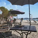3 Bedroom Cozy Apartment In Vodice Lägenhet Vodice